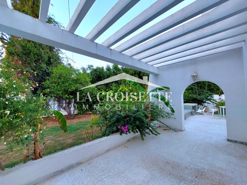 Villa S+6 avec piscine à La Marsa